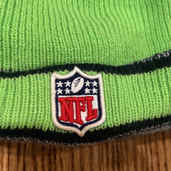 Unisex NFL New Era Seattle Seahawks One Size Fits MOST Winter Hat - Picture 8 of 11